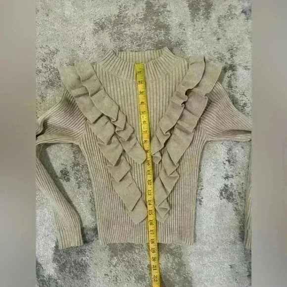 Women’s Tan SHEIN Sweater - Picture 5 of 6